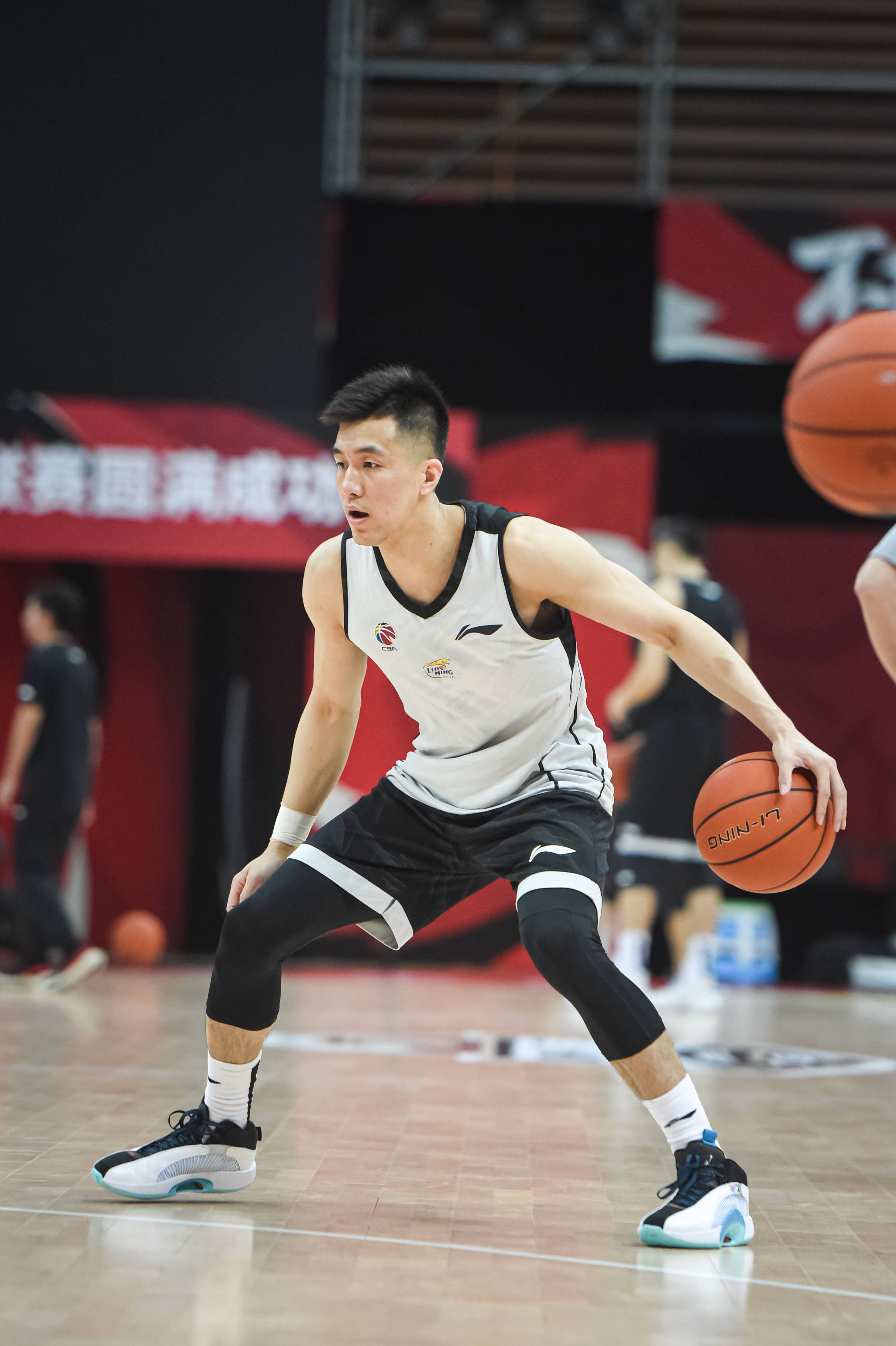 辽宁男篮主教练晒夏训照片，备战新赛季CBA